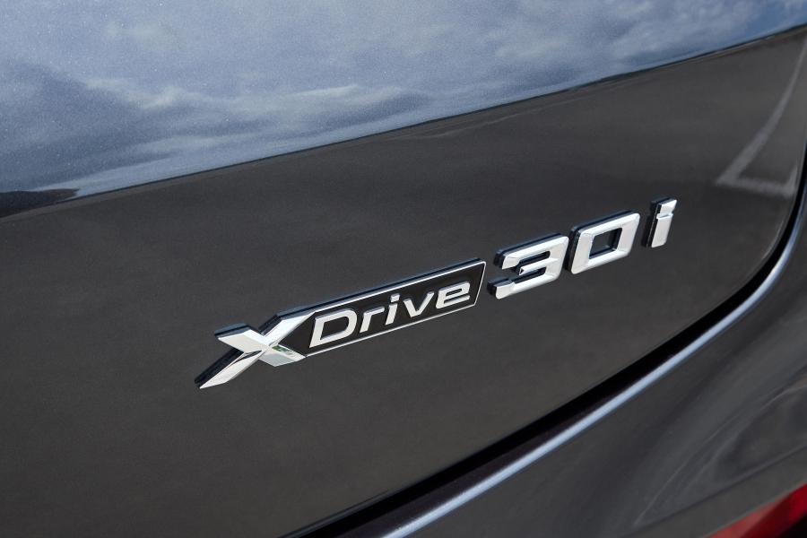 Логотип BMW X4 xDrive30i (G02) 2018 года  (NA) (фото 66 из 106)